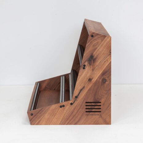 10U-126HP-Walnut-with-black-rails---Eurorack-case---2-Many-Synths---Superbooth-Special-Editions-2024---IMG_7833 10U-126HP-Walnut-with-black-rails---Eurorack-case---2-Many-Synths---Superbooth-Special-Editions-2024---IMG_7833