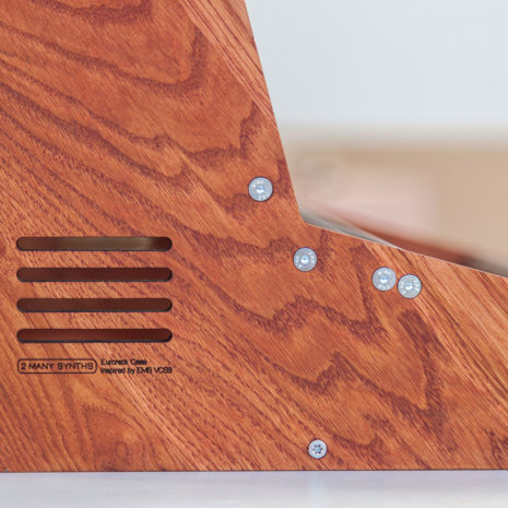 2-Many-Synths---10U-104HP-Eurorack-case-in-Persian-Red-linseed-oil---IMG_9934 2-Many-Synths---10U-104HP-Eurorack-case-in-Persian-Red-linseed-oil---IMG_9934