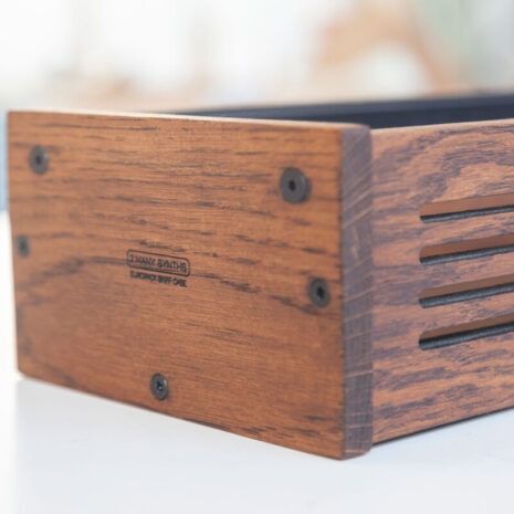 2-Many-Synths---3U-84HP-Skiff-case-in-Solid-Oak-with-walnut-coloured-linseed-oil---IMG_9034 2-Many-Synths---3U-84HP-Skiff-case-in-Solid-Oak-with-walnut-coloured-linseed-oil---IMG_9034