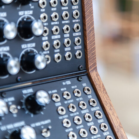 2-Many-Synths---Solid-Oak-3-tier-sidepanels-in-brown-for-Moog---IMG_6348 2-Many-Synths---Solid-Oak-3-tier-sidepanels-in-brown-for-Moog---IMG_6348