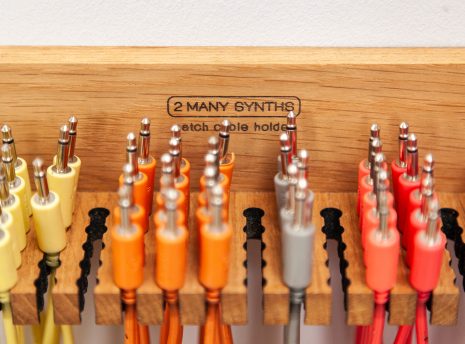 2-Many-Synths---Solid-Oak-Patchcable-holder---IMG_1288