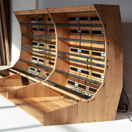 2-Many-Synths---Solid-Oak-custom-Eurorack-Case-'-MOTHER-F#CKER'---IMG_2173 2-Many-Synths---Solid-Oak-custom-Eurorack-Case-'-MOTHER-F#CKER'---IMG_2173